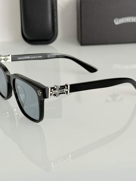 Picture of Chrome Hearts Sunglasses _SKUfw73376294fw